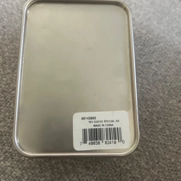 Vintage Guess watch storage tin - Picture 2 of 3